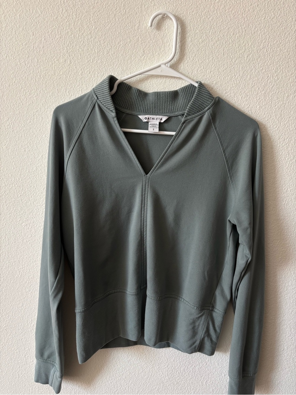 Athleta Eastbound Sweatshirt Minimalistic Lt Green Size Small Athleisure Walking